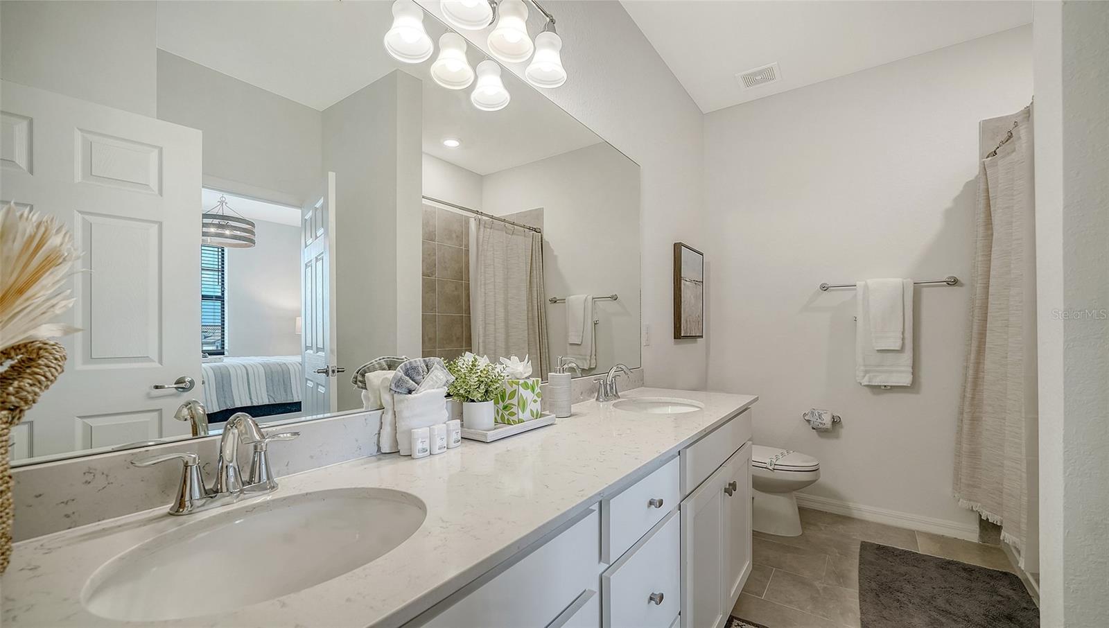 18114 GAWTHROP DR #308 — photo 25
