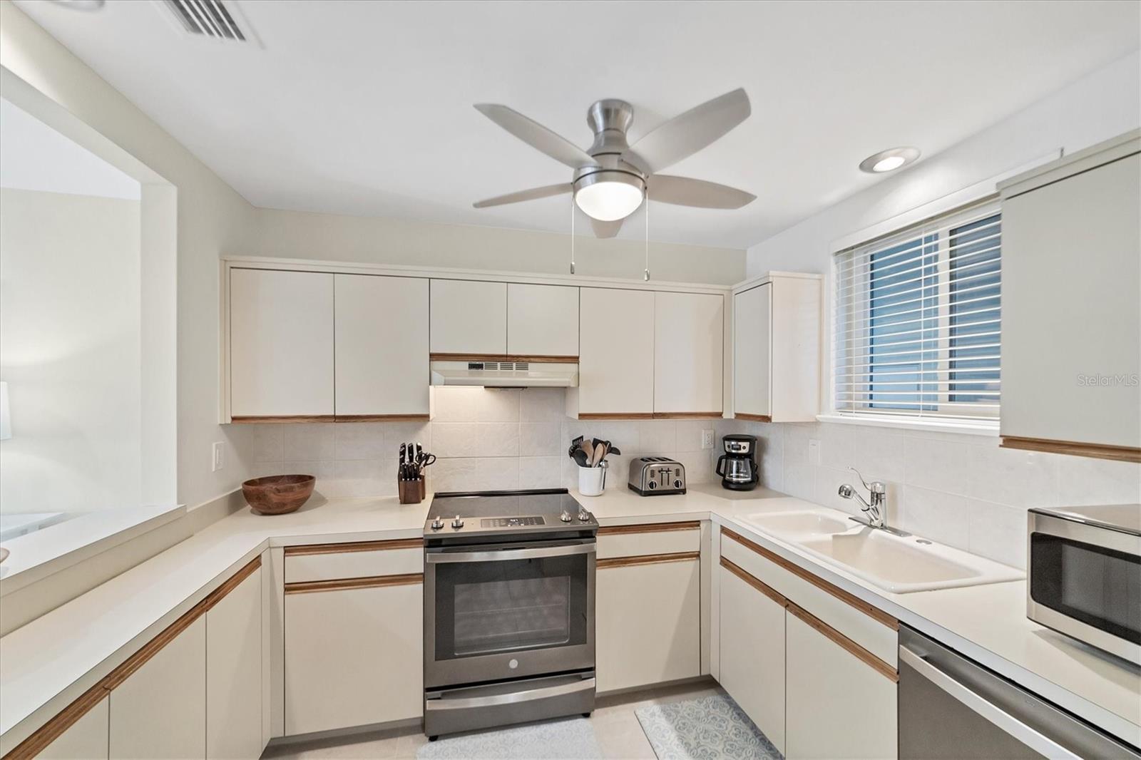 500 S WASHINGTON DR #18B — photo 5