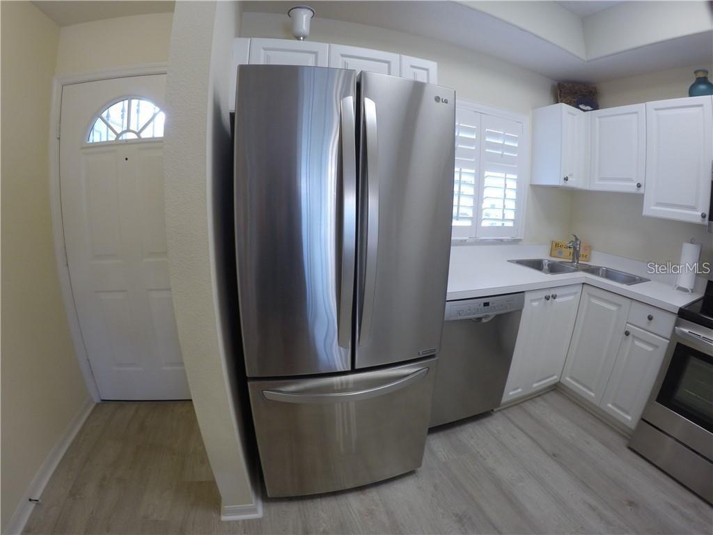 4270 CASTLEBRIDGE LN #1714B1 — photo 2