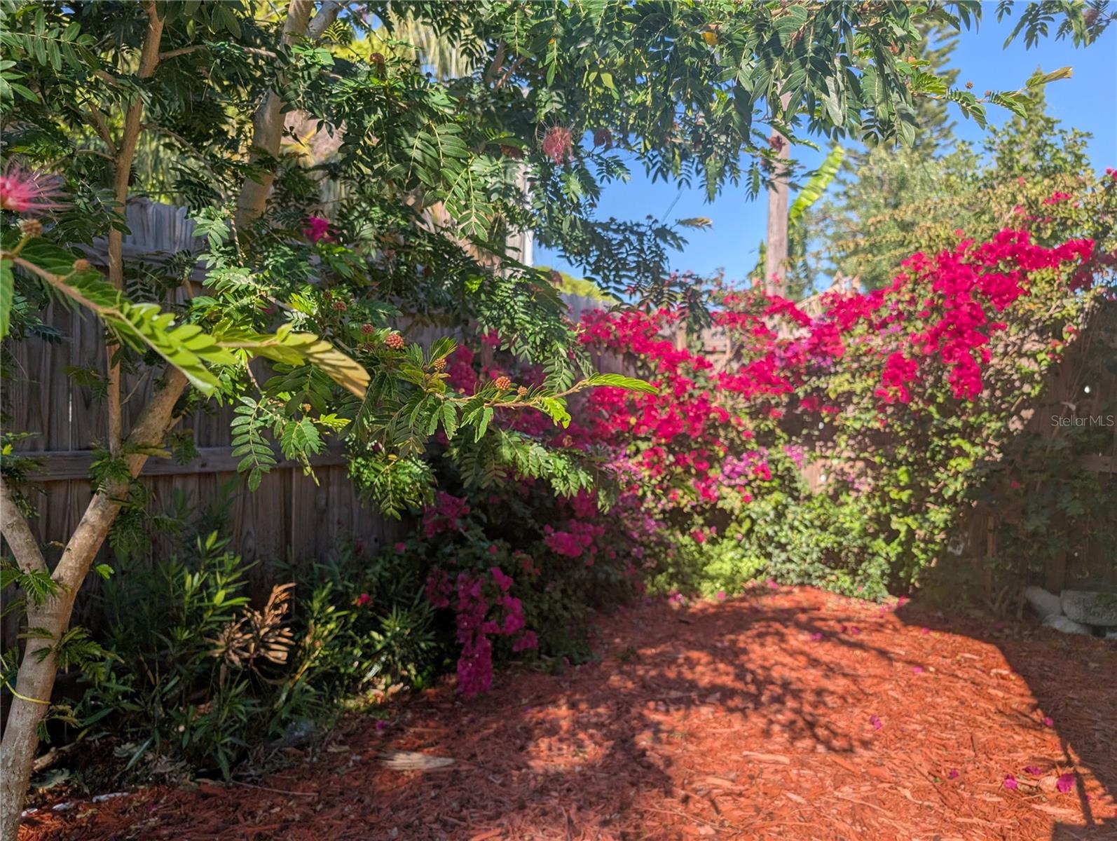 Home in HOLIDAY — photo 25