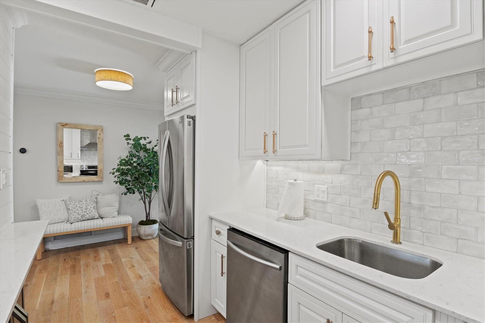 326 S LIME AVE — photo 20