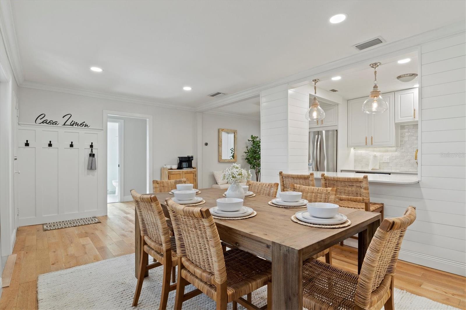 326 S LIME AVE — photo 4
