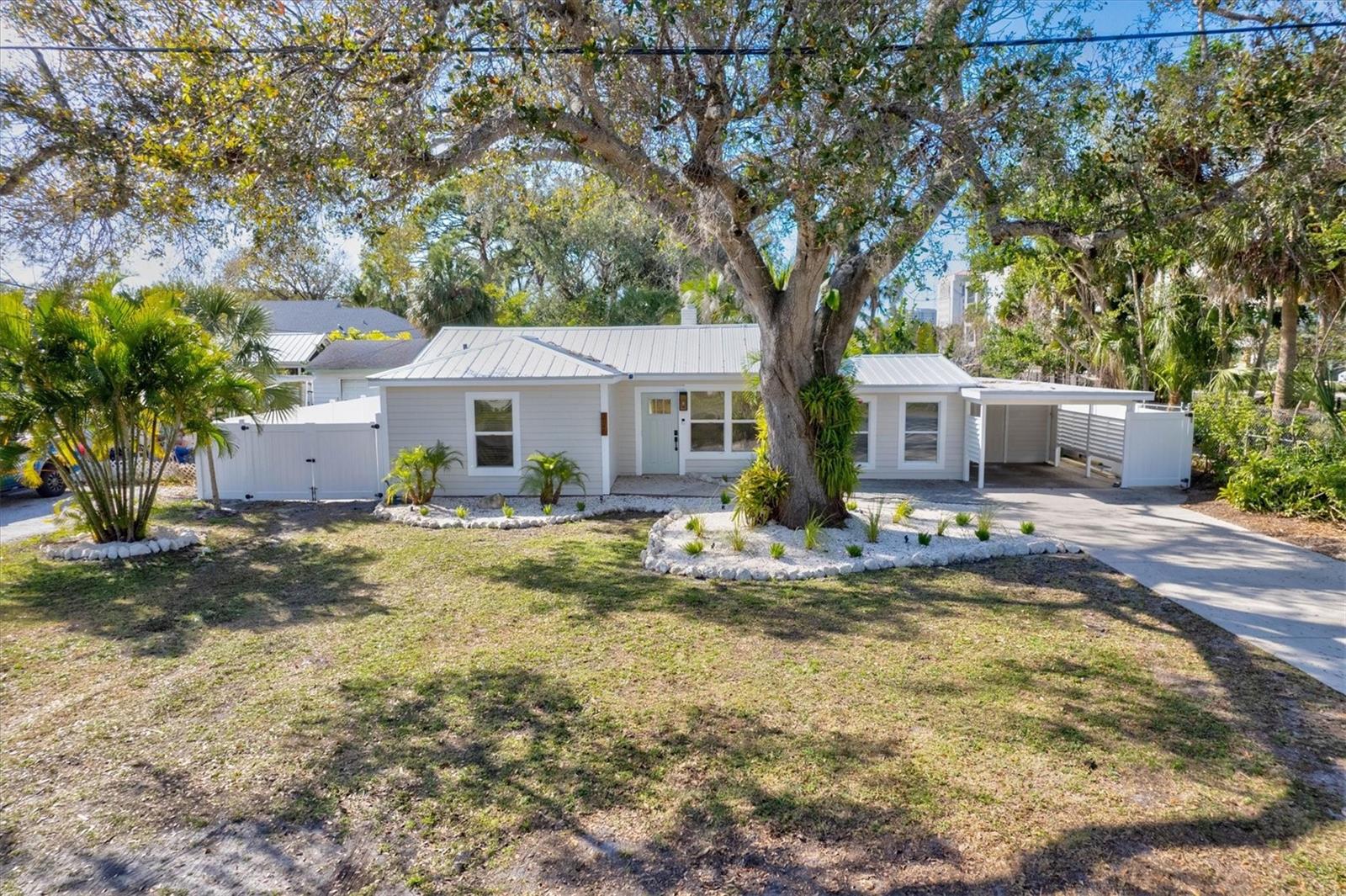 326 S LIME AVE — photo 45