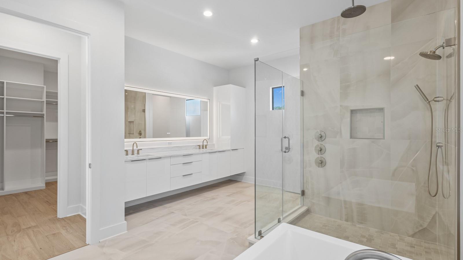 2608 N RIDGEWOOD AVE — photo 13