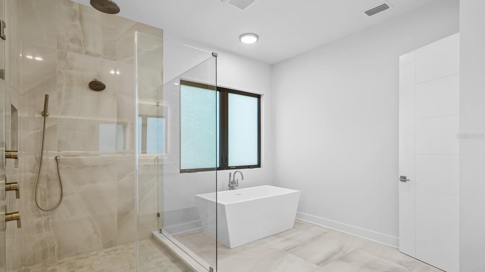 2608 N RIDGEWOOD AVE — photo 16