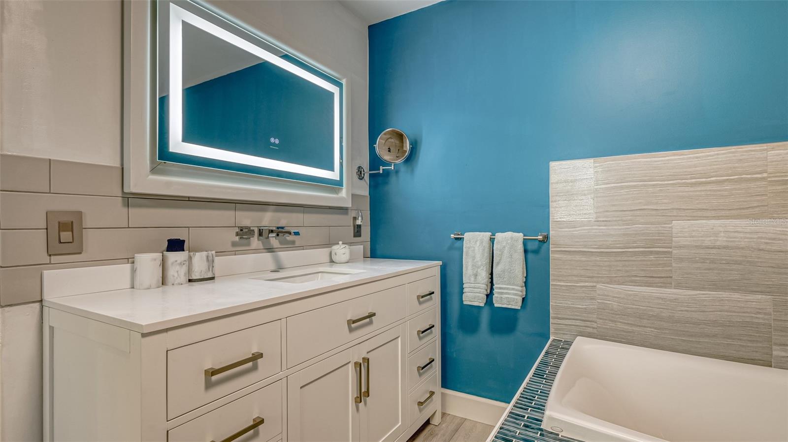 500 SCHOONER LN — photo 35