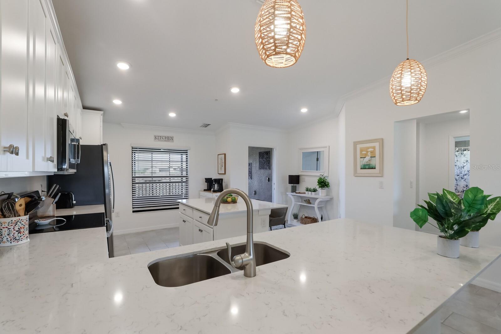 5721 PALMER CIR #201 — photo 8