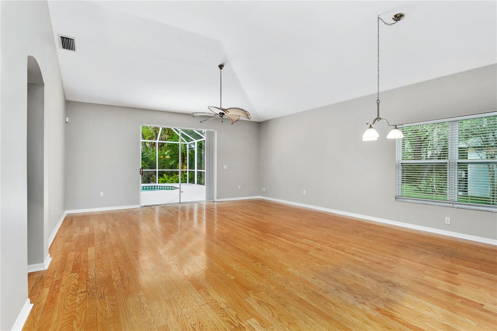 11933 DERBYSHIRE DR — photo 7