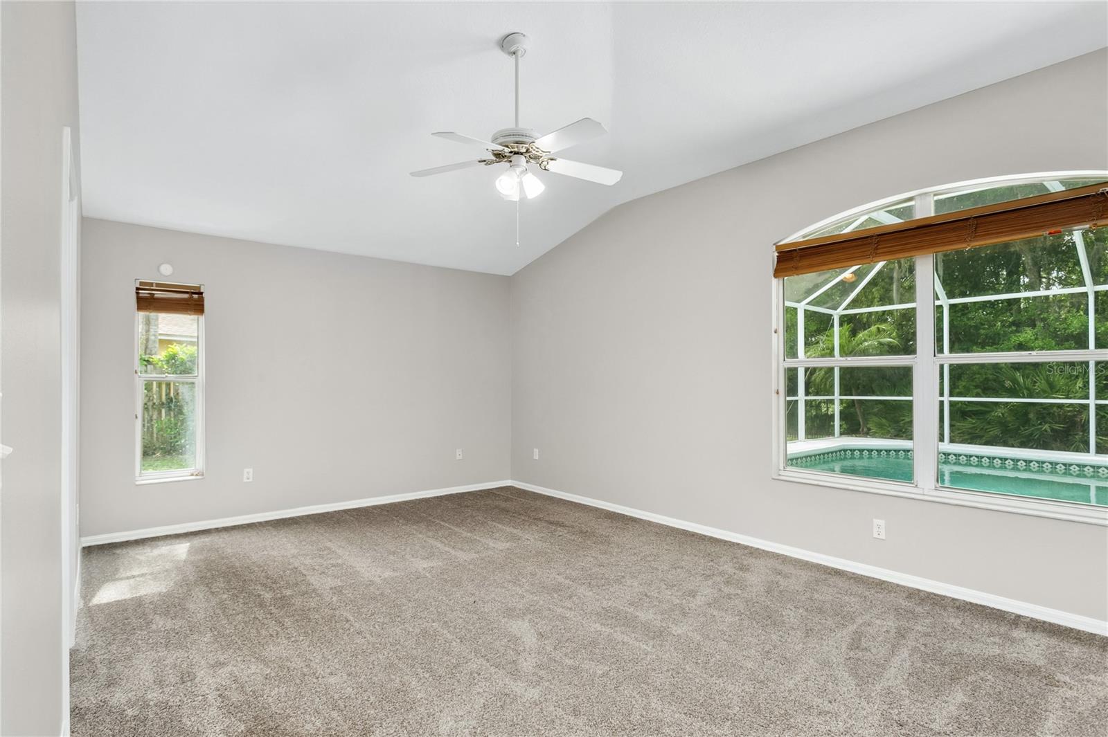 11933 DERBYSHIRE DR — photo 15