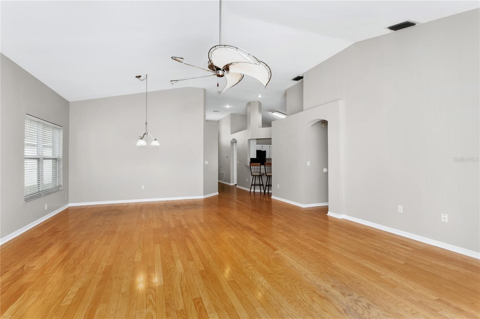11933 DERBYSHIRE DR — photo 13