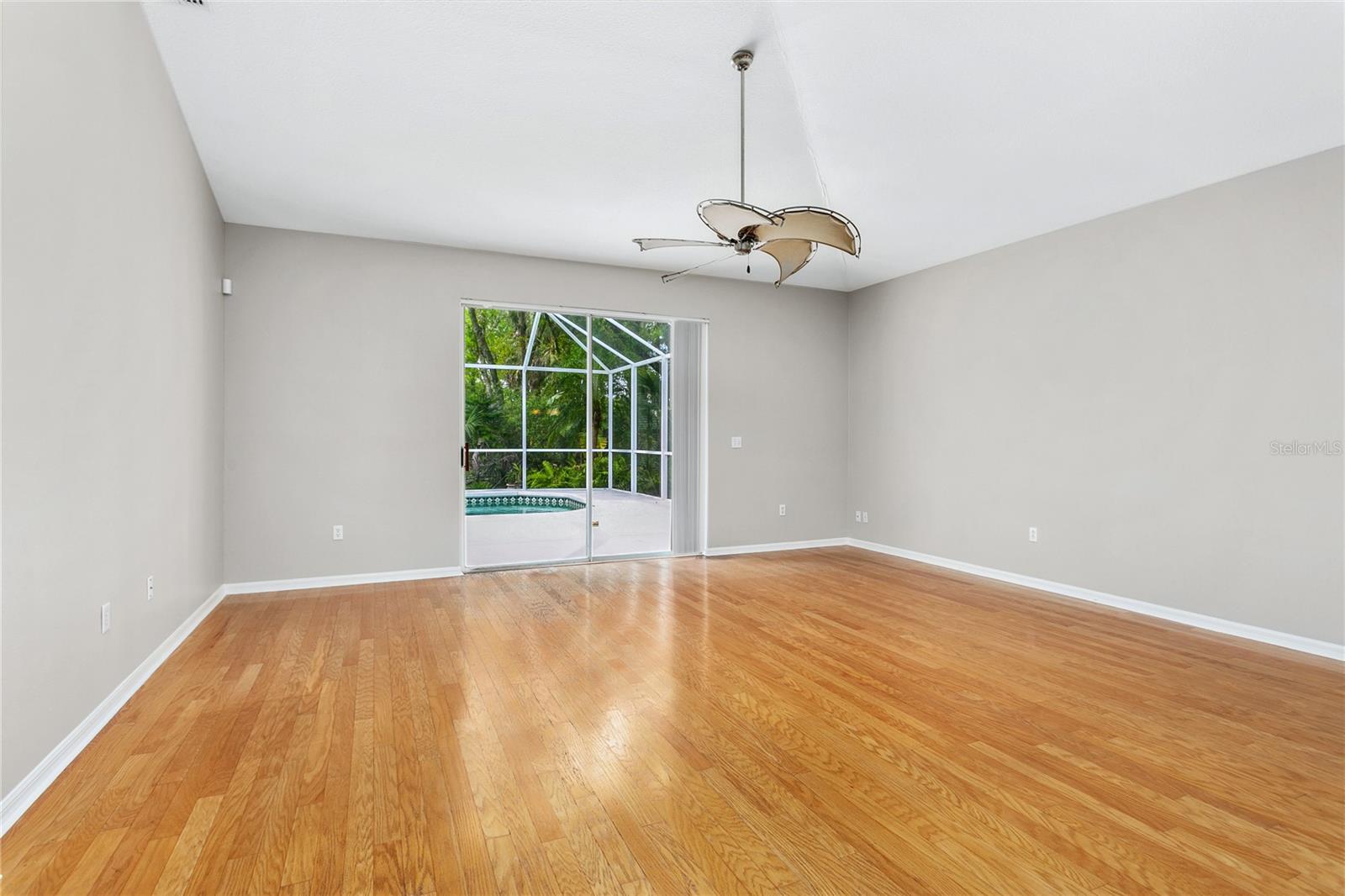 11933 DERBYSHIRE DR — photo 12