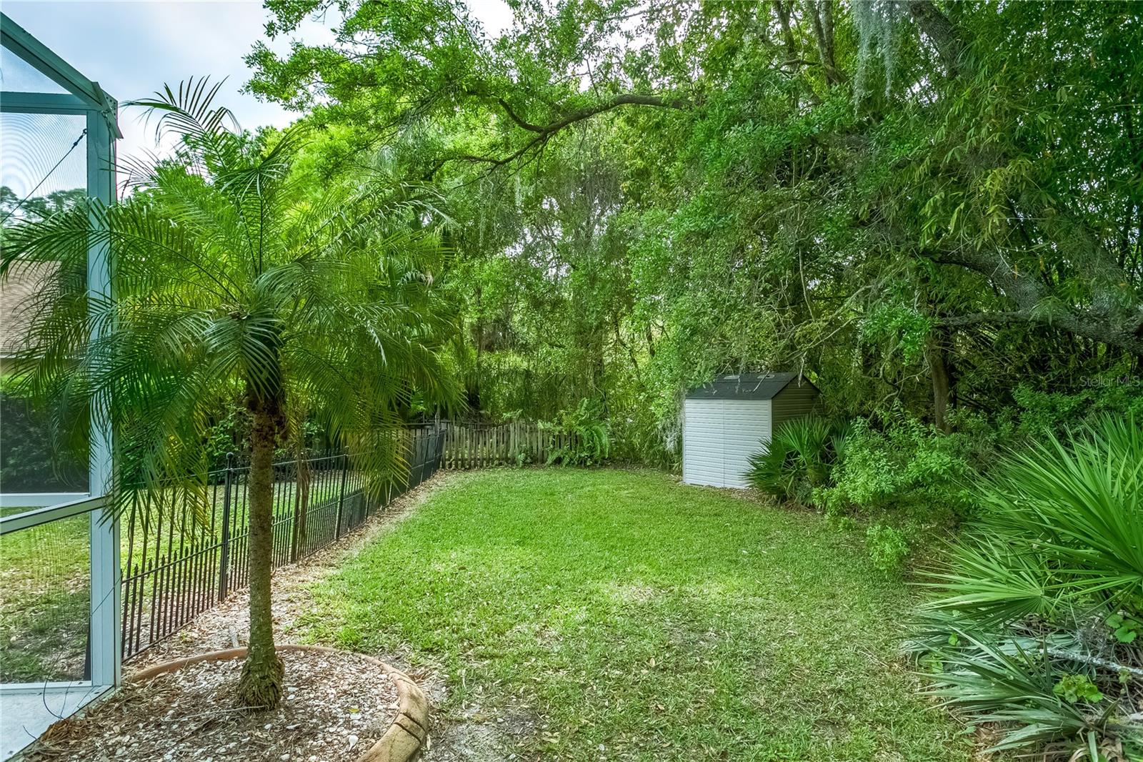 11933 DERBYSHIRE DR — photo 23