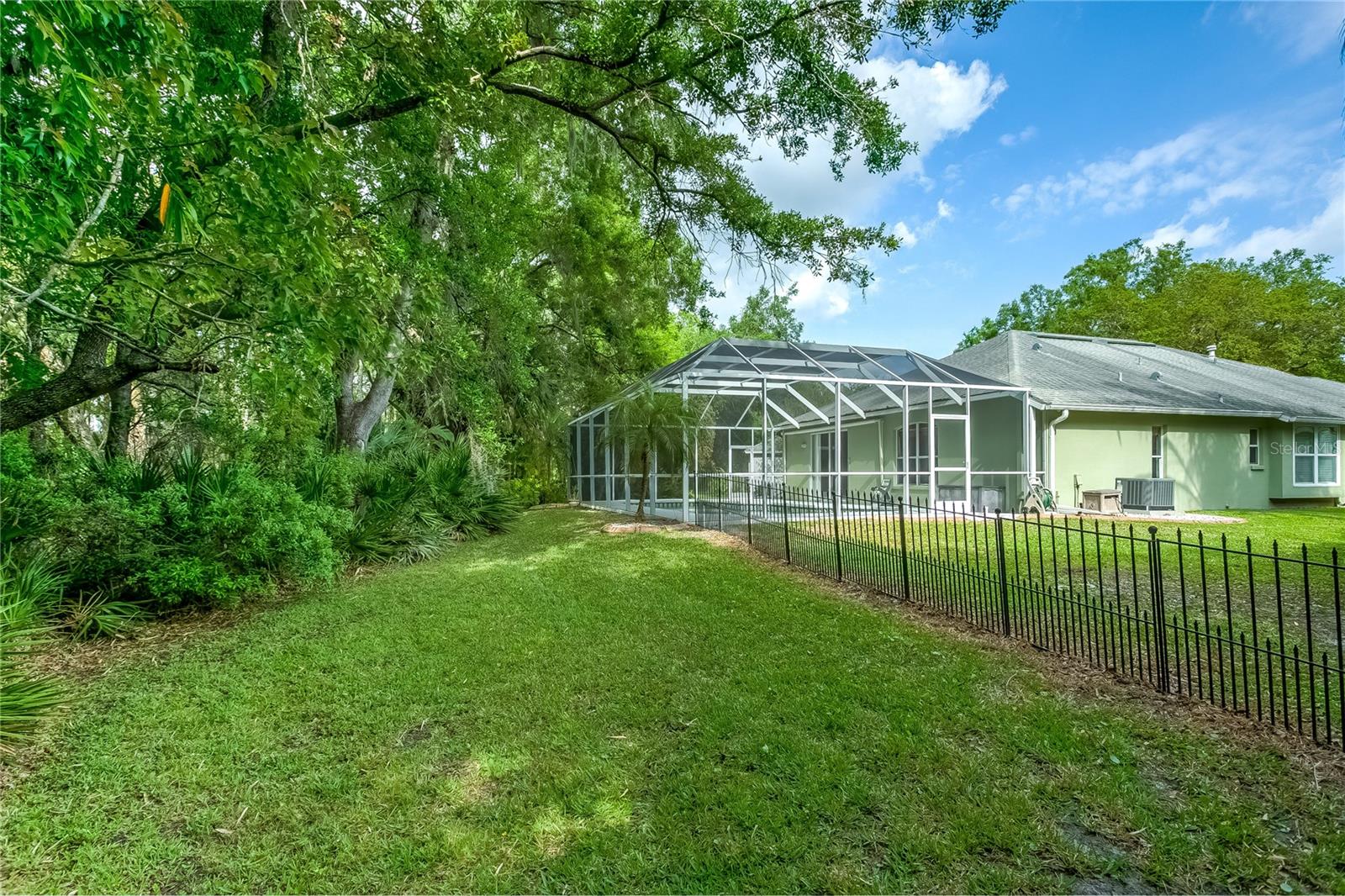 11933 DERBYSHIRE DR — photo 6