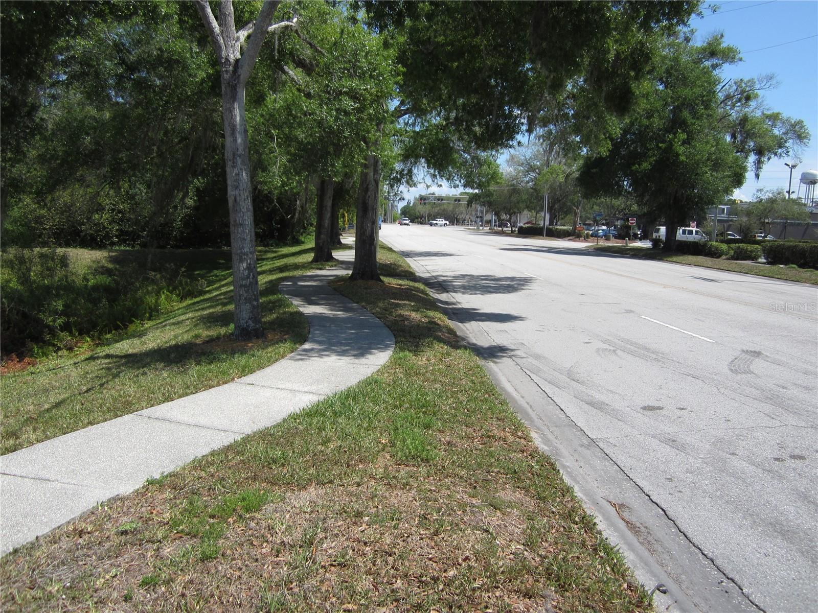 209 CRYSTAL GROVE BLVD — photo 4