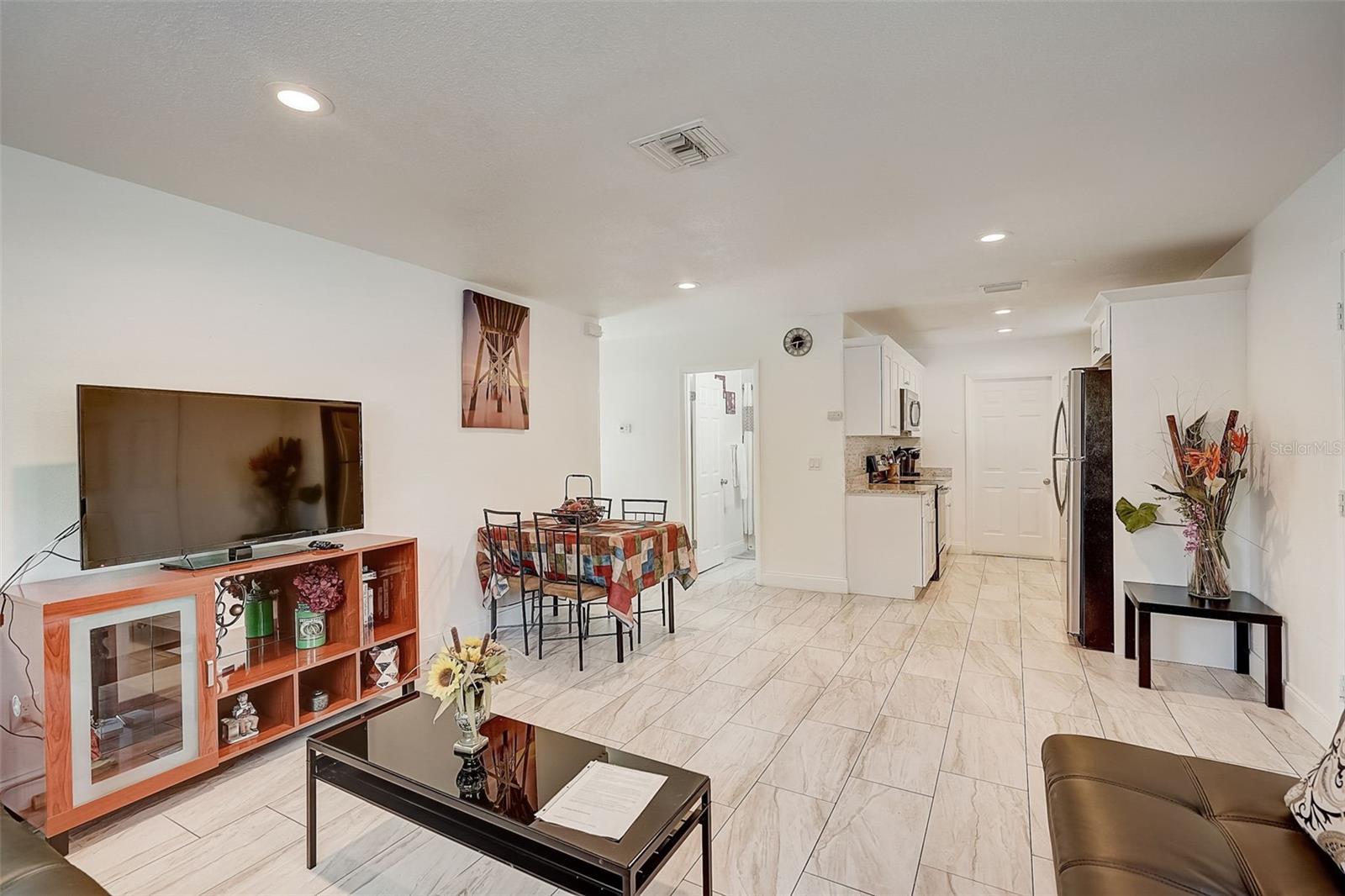 626 S OSPREY AVE — photo 6