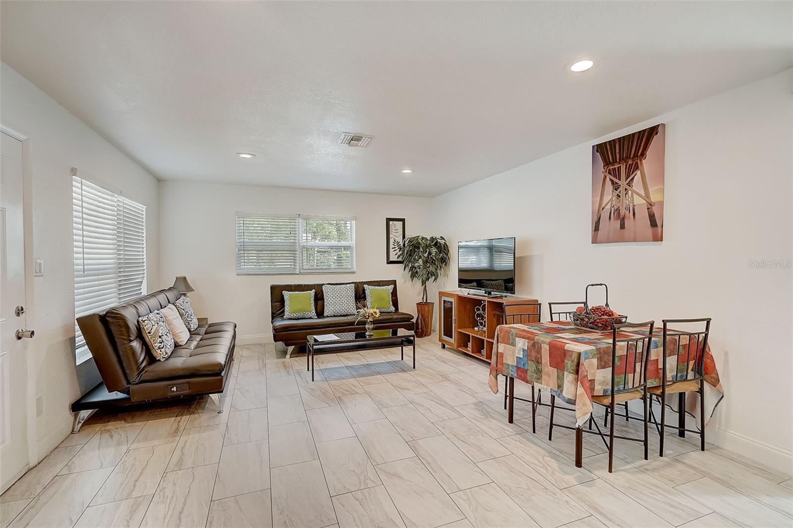 626 S OSPREY AVE — photo 8