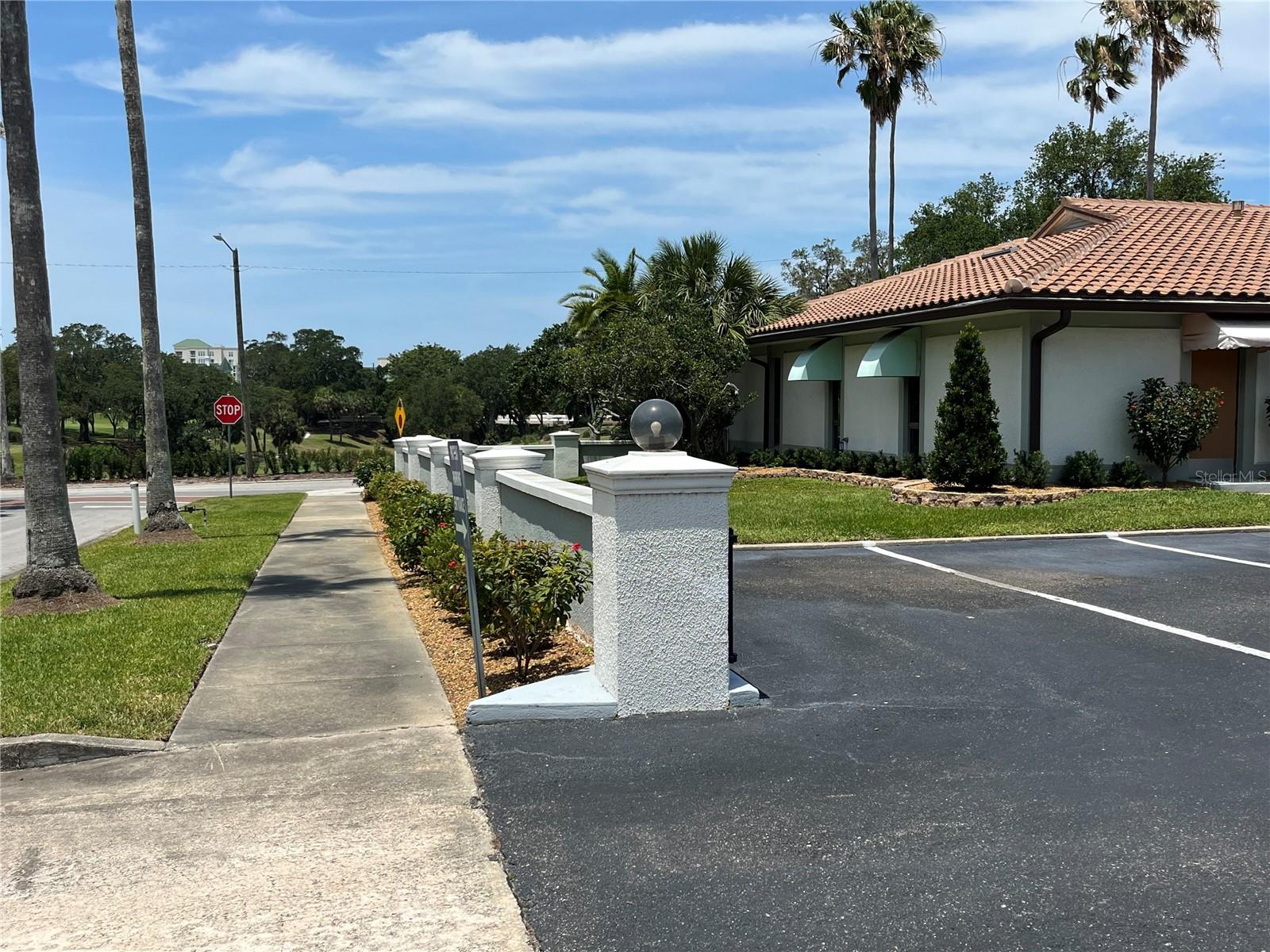 609 INDIAN ROCKS RD — photo 4