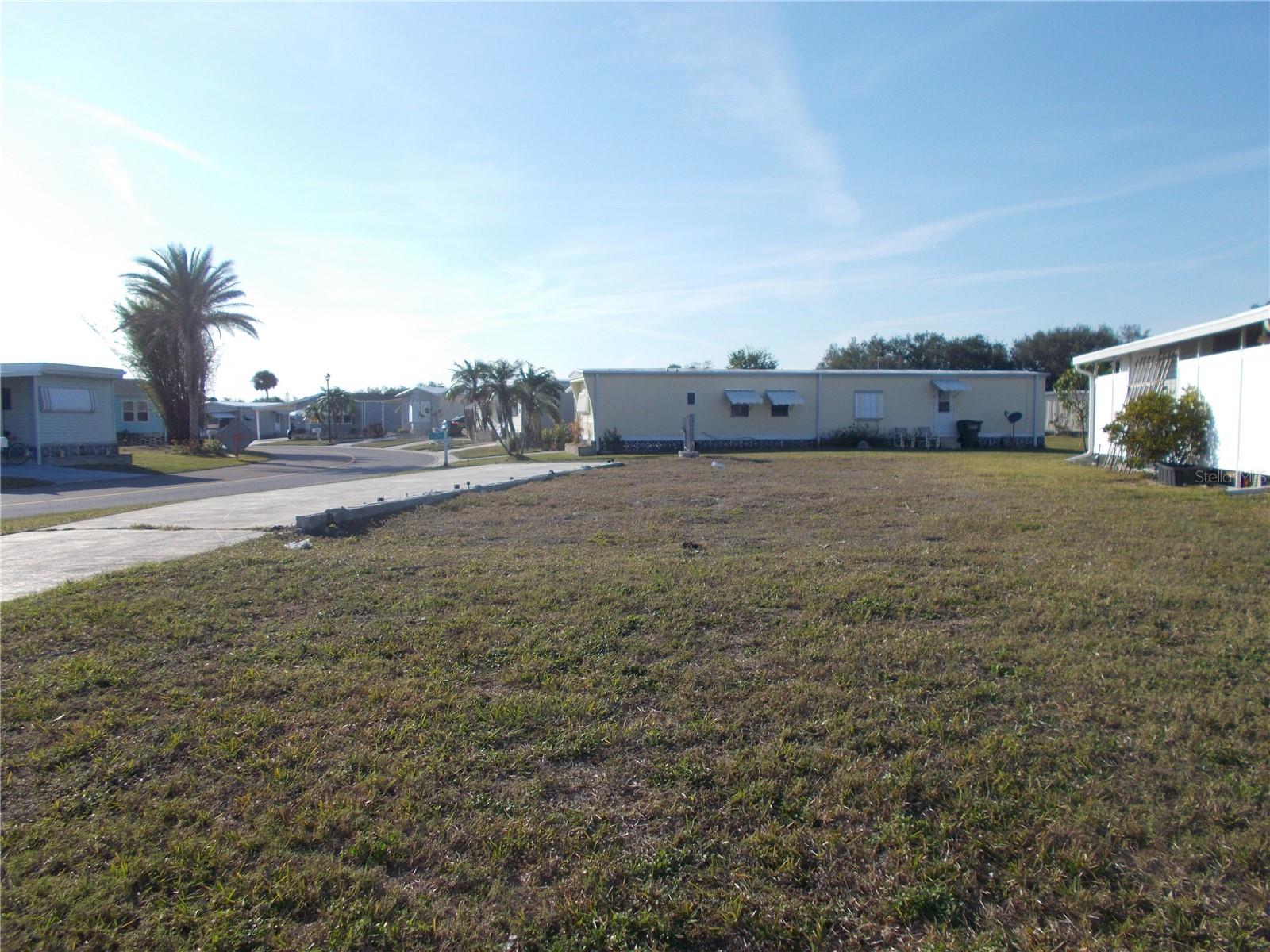 6581 CENTER LN — photo 8