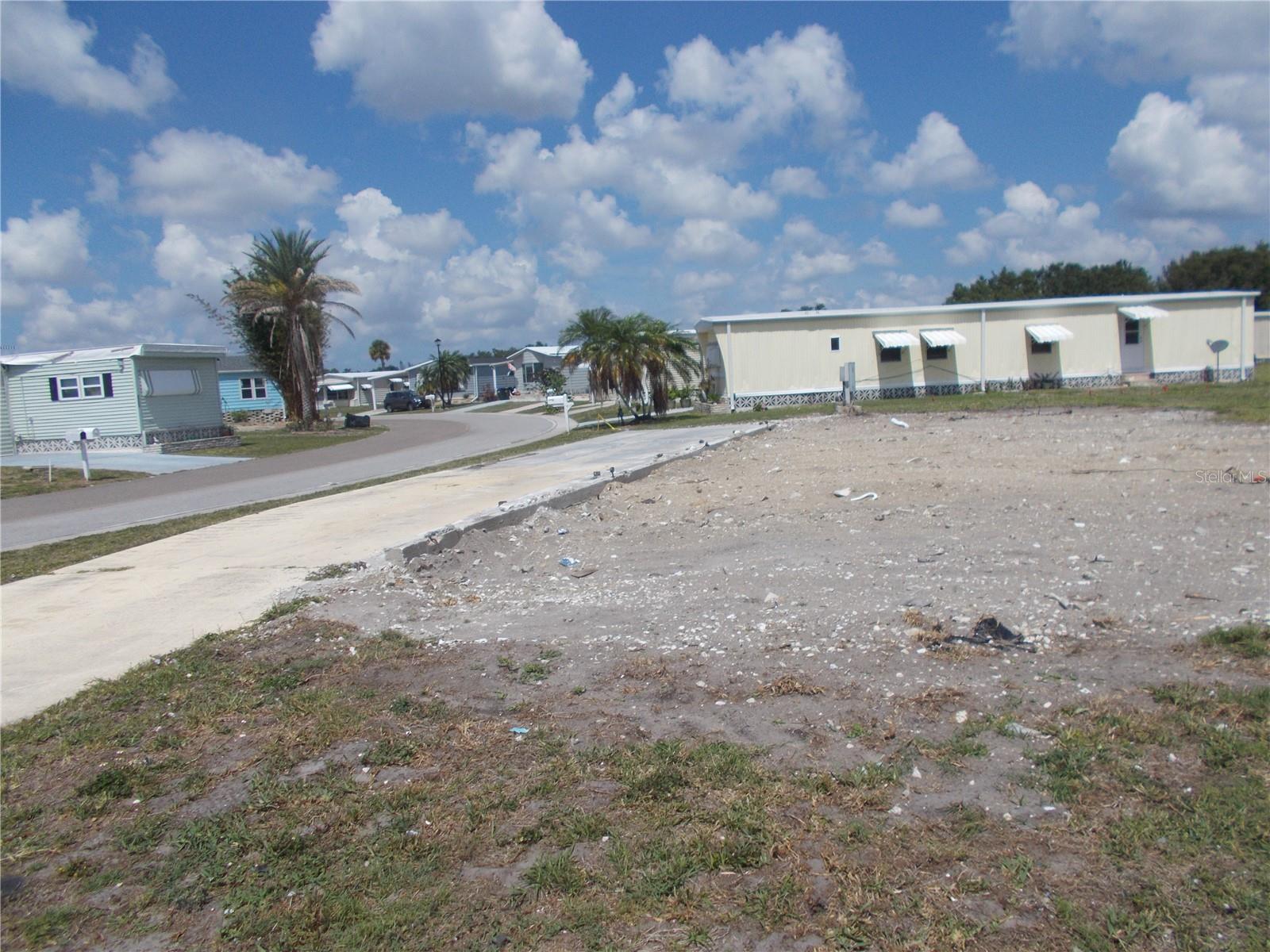 6581 CENTER LN — photo 4
