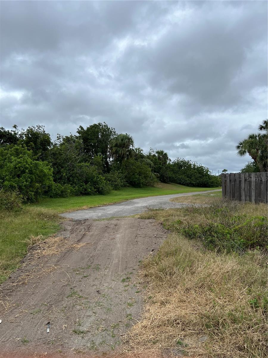 WOODBRIDGE DR — photo 16