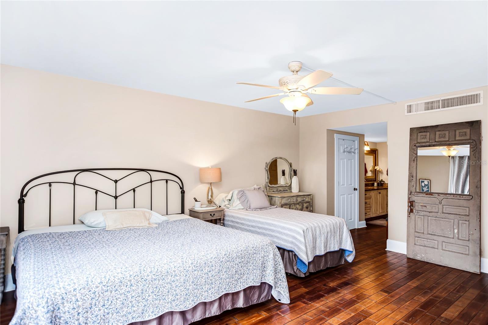 1212 BENJAMIN FRANKLIN DR #303 — photo 6