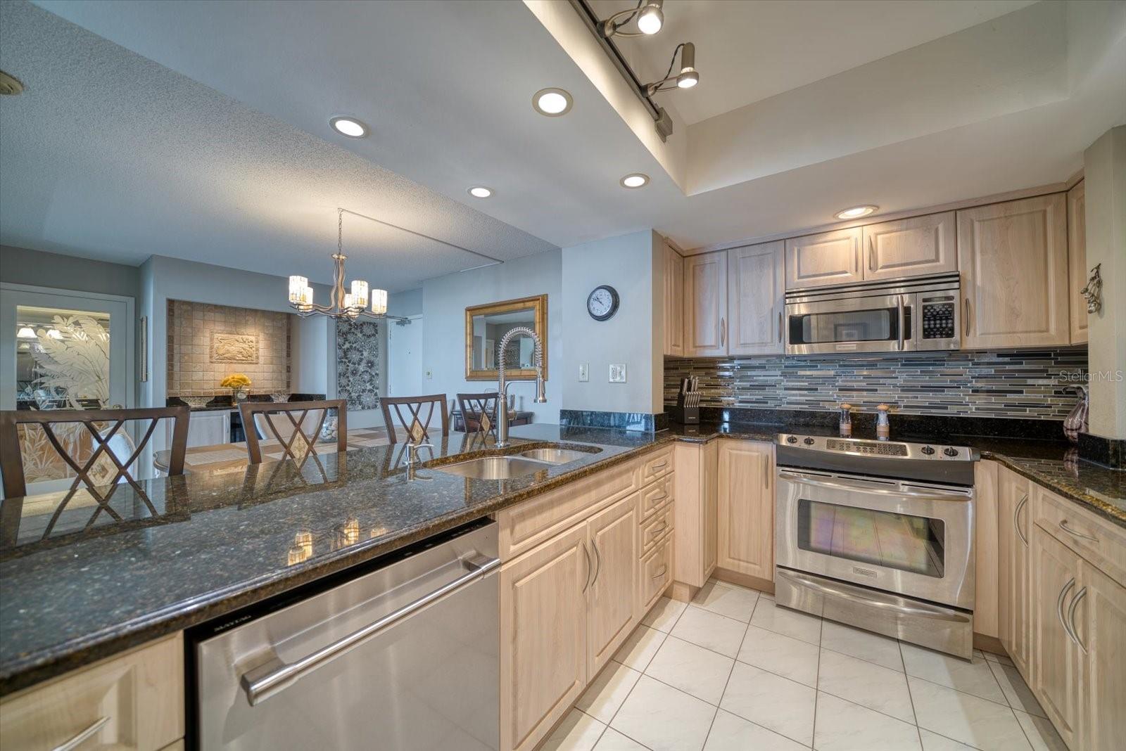 450 S GULFVIEW BLVD #907 — photo 9
