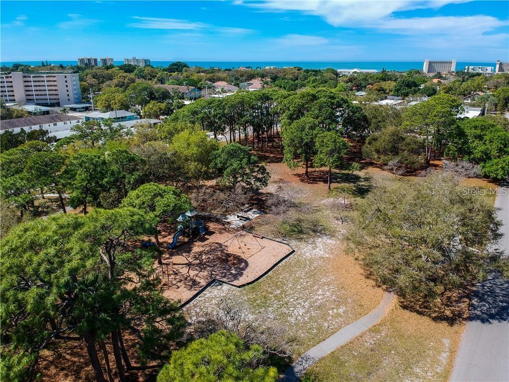 525 PARKDALE #525 — photo 20