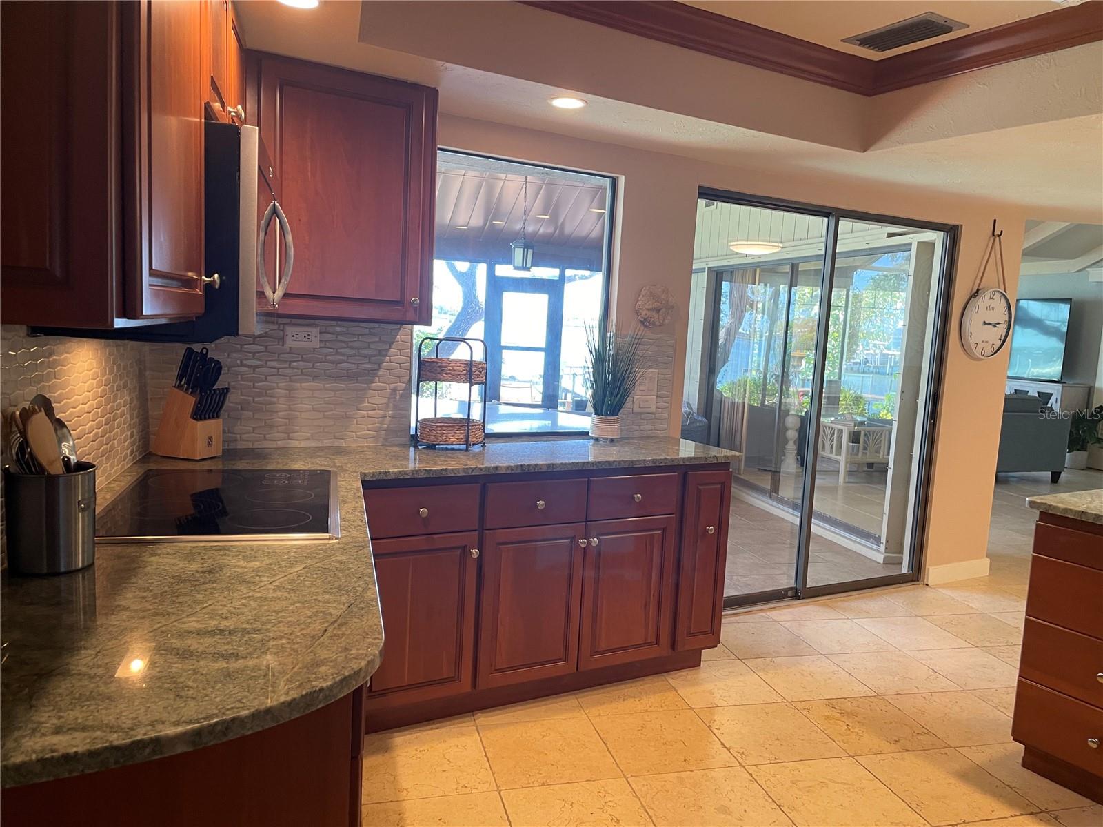 421 WATERSIDE LN — photo 17