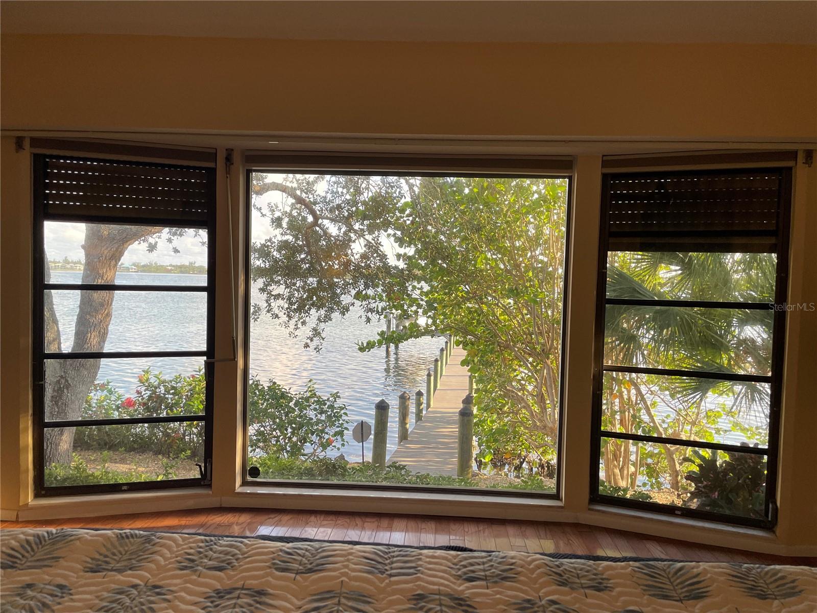 421 WATERSIDE LN — photo 25