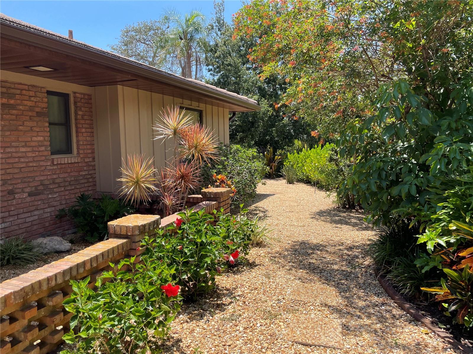 421 WATERSIDE LN — photo 43
