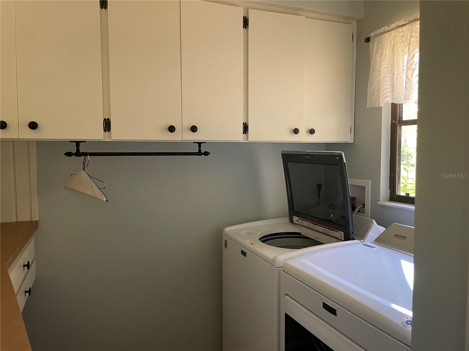 421 WATERSIDE LN — photo 37