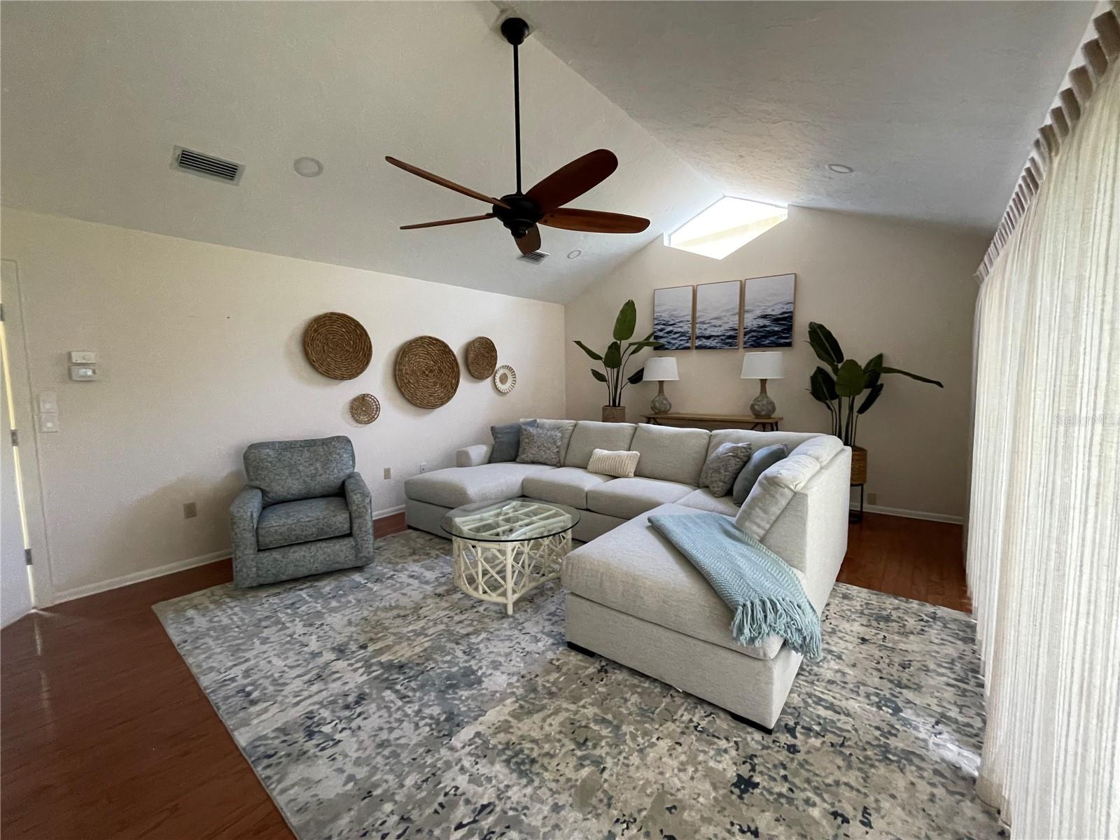 421 WATERSIDE LN — photo 9