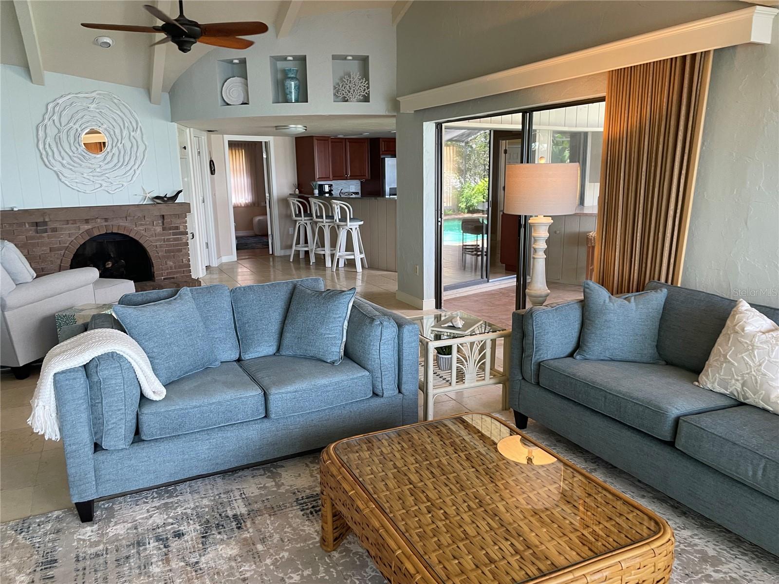 421 WATERSIDE LN — photo 13