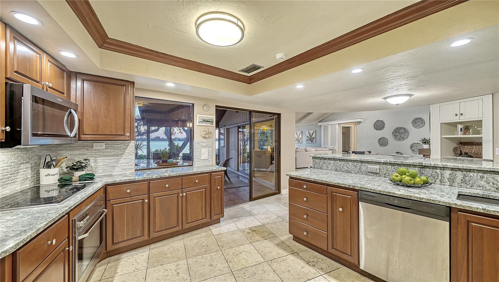 421 WATERSIDE LN — photo 15