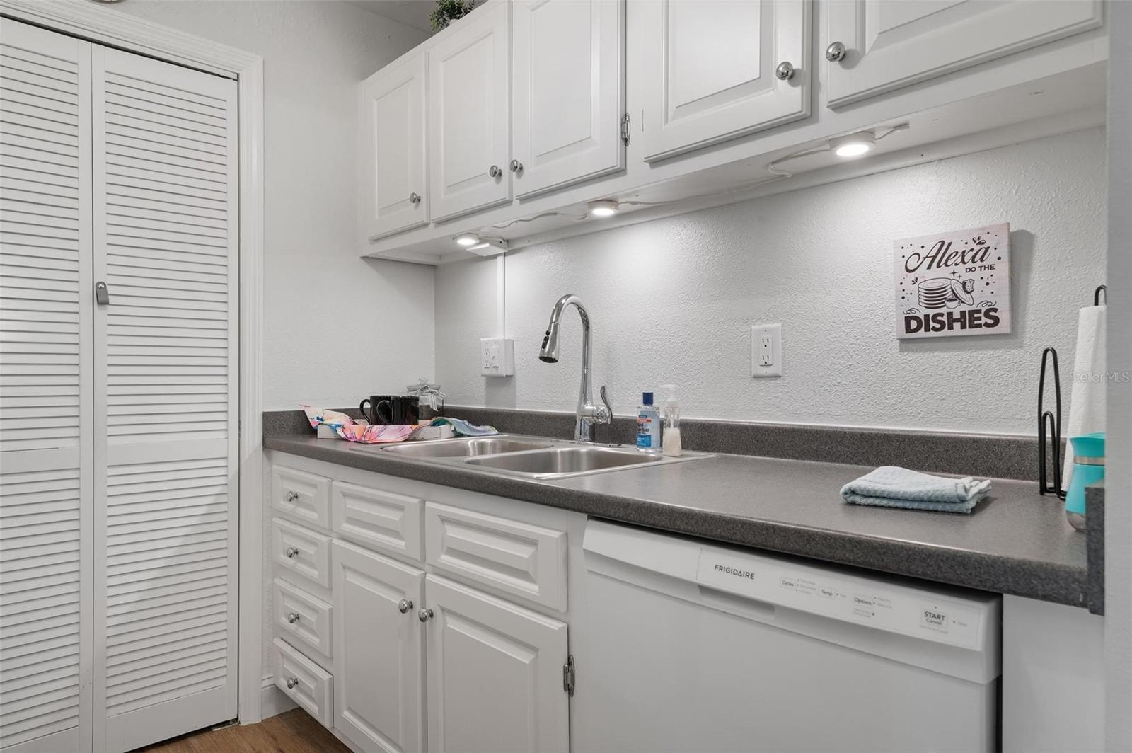 3201 BENEVA RD #201 — photo 11