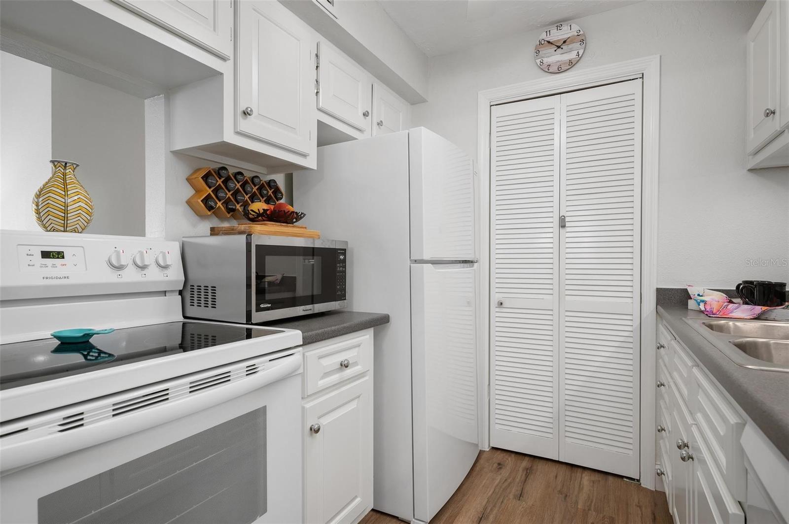 3201 BENEVA RD #201 — photo 12