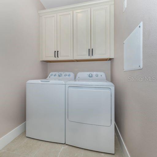 938 E VENICE AVE — photo 11