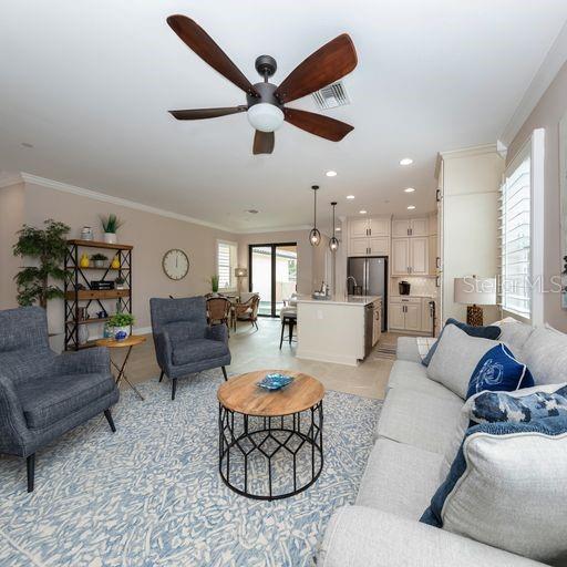 938 E VENICE AVE — photo 4