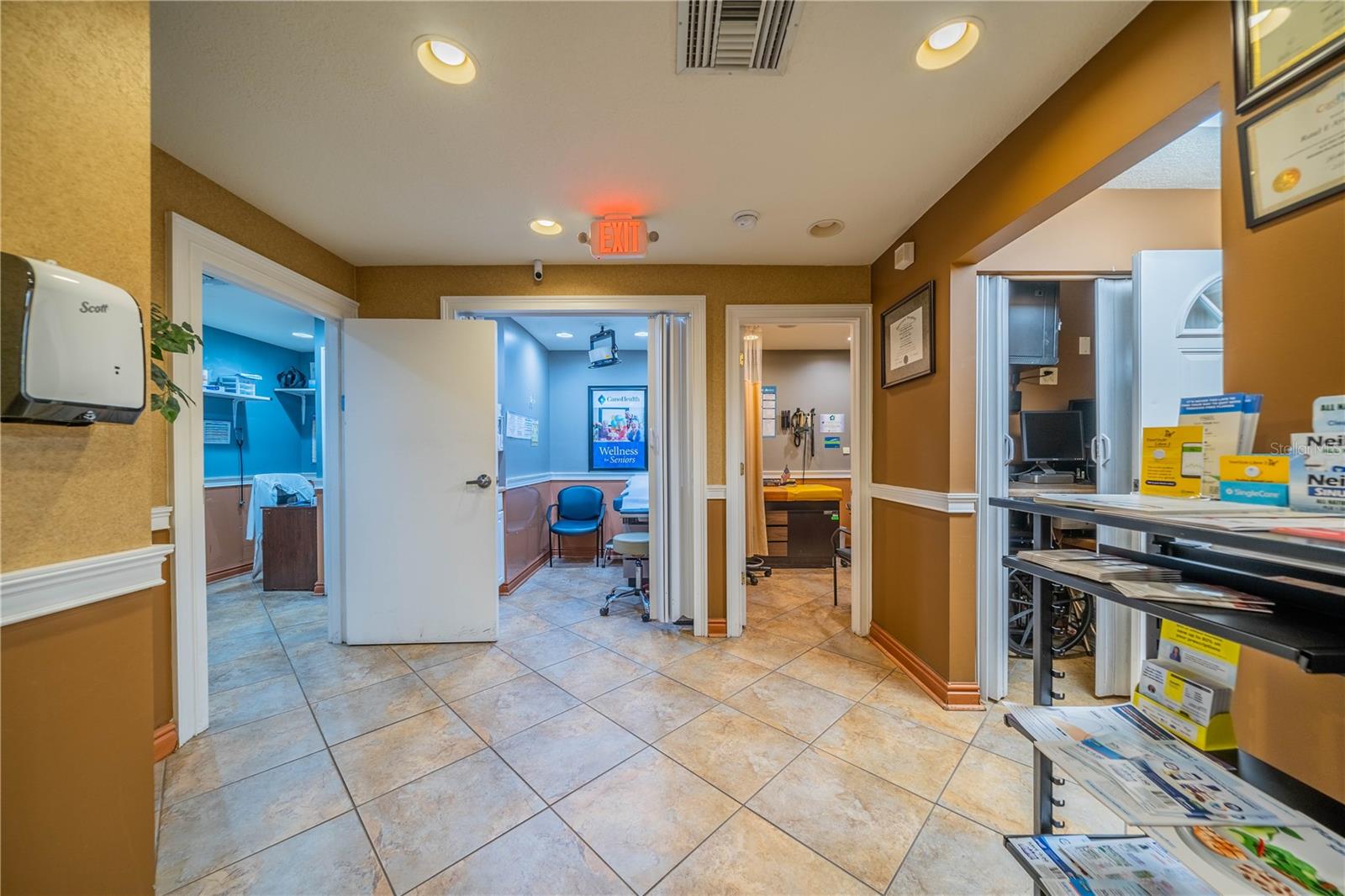 10508 GIBSONTON DR — photo 21