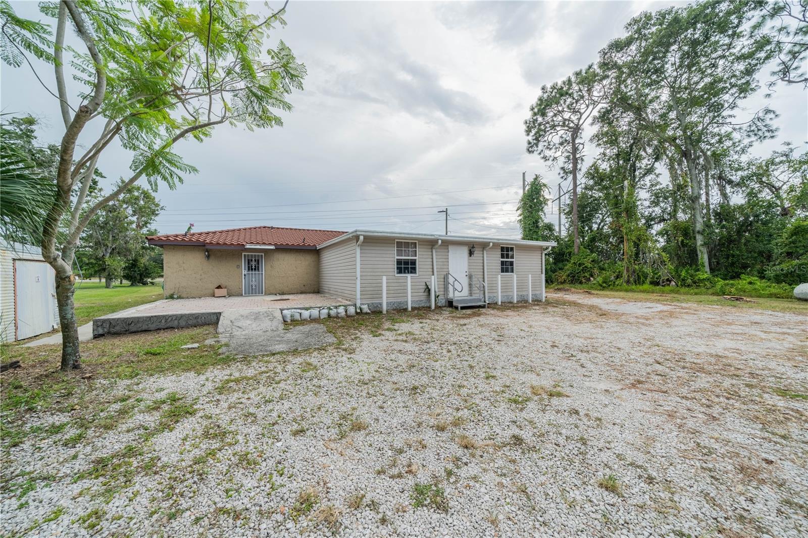 10508 GIBSONTON DR — photo 31