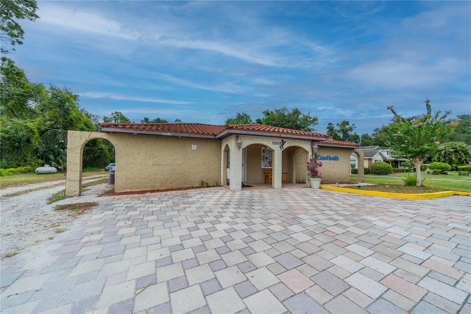 10508 GIBSONTON DR — photo 3