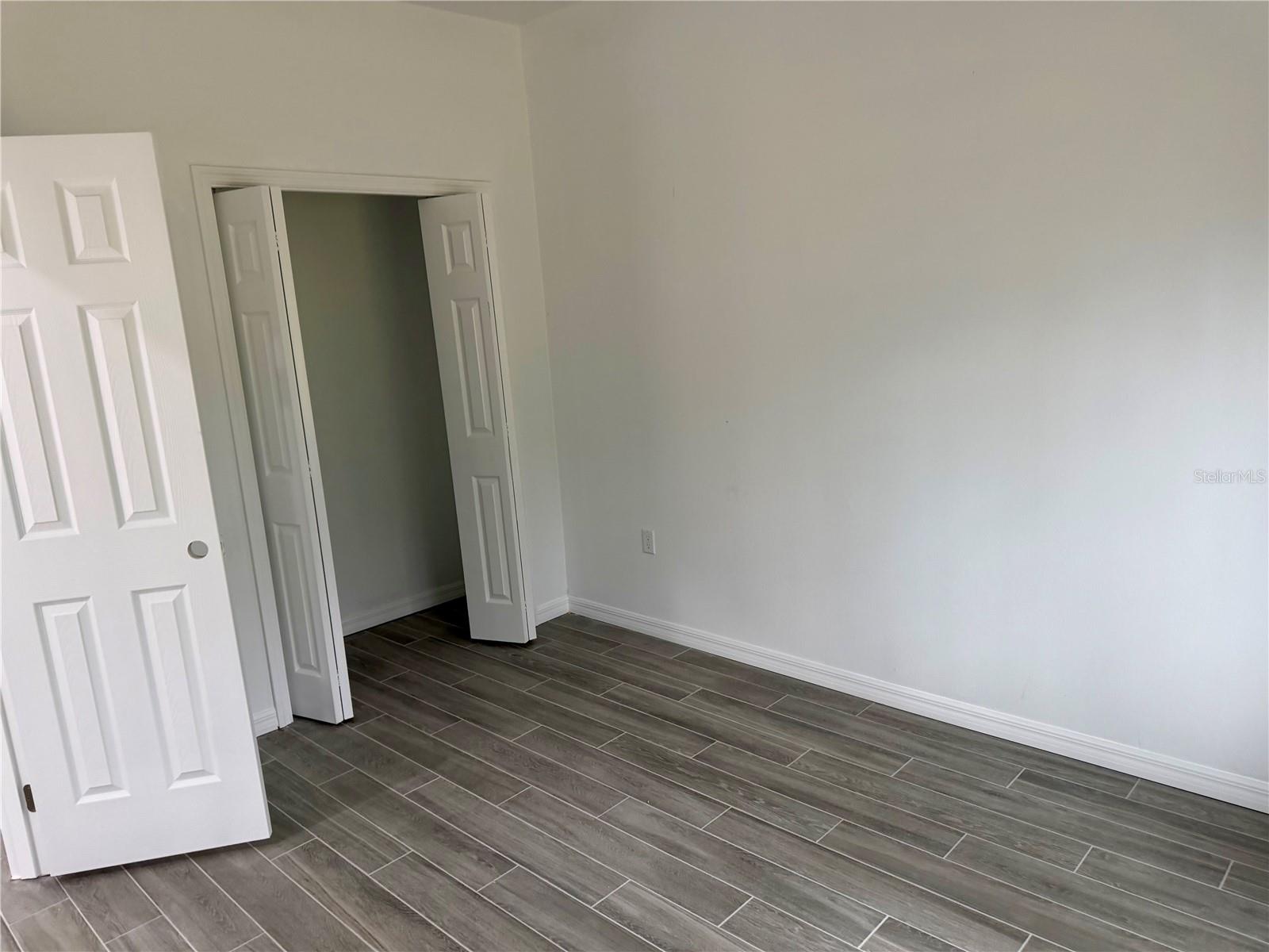 5462 GAGNON TER — photo 23