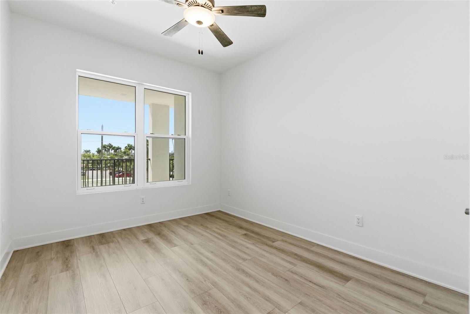 400 150TH AVE #305 — photo 35