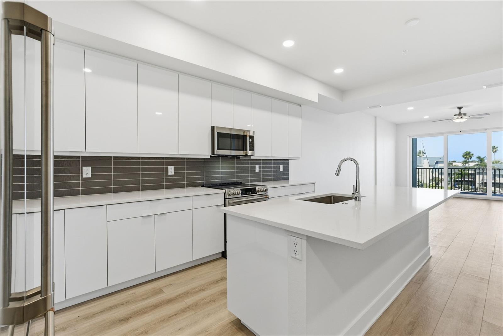400 150TH AVE #305 — photo 9