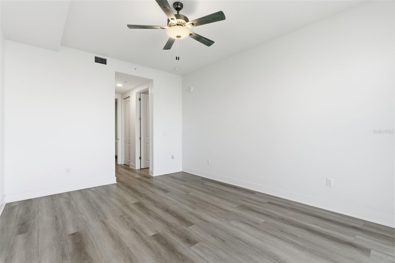 400 150TH AVE #305 — photo 26