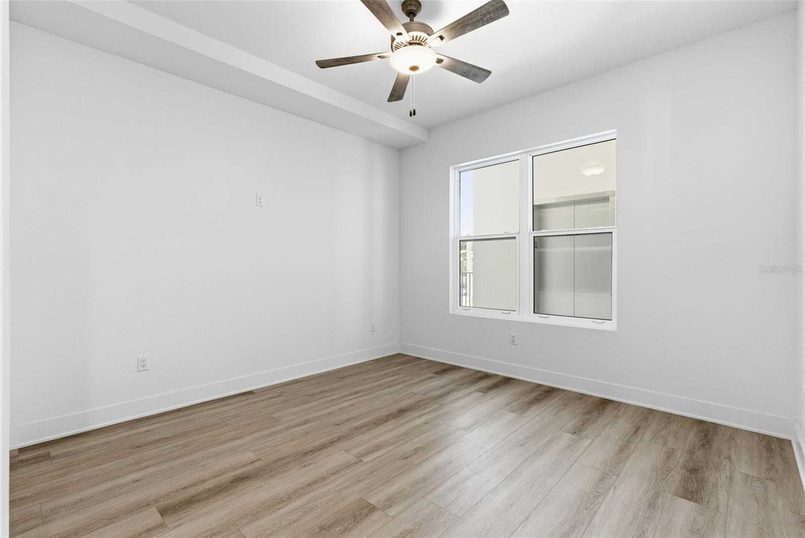 400 150TH AVE #305 — photo 32