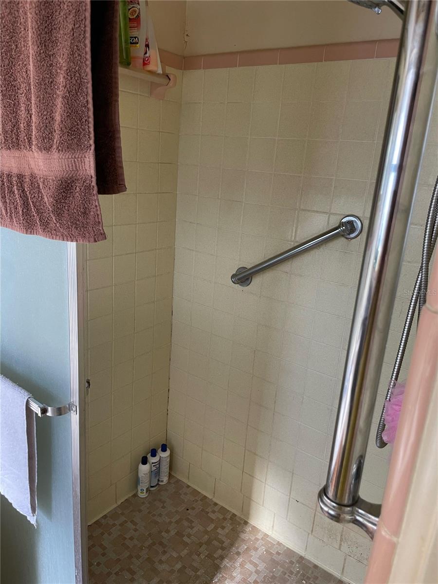 15318 HARBOR DR — photo 32