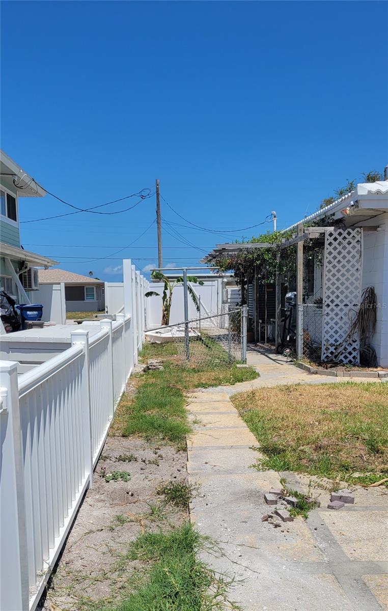 15318 HARBOR DR — photo 8