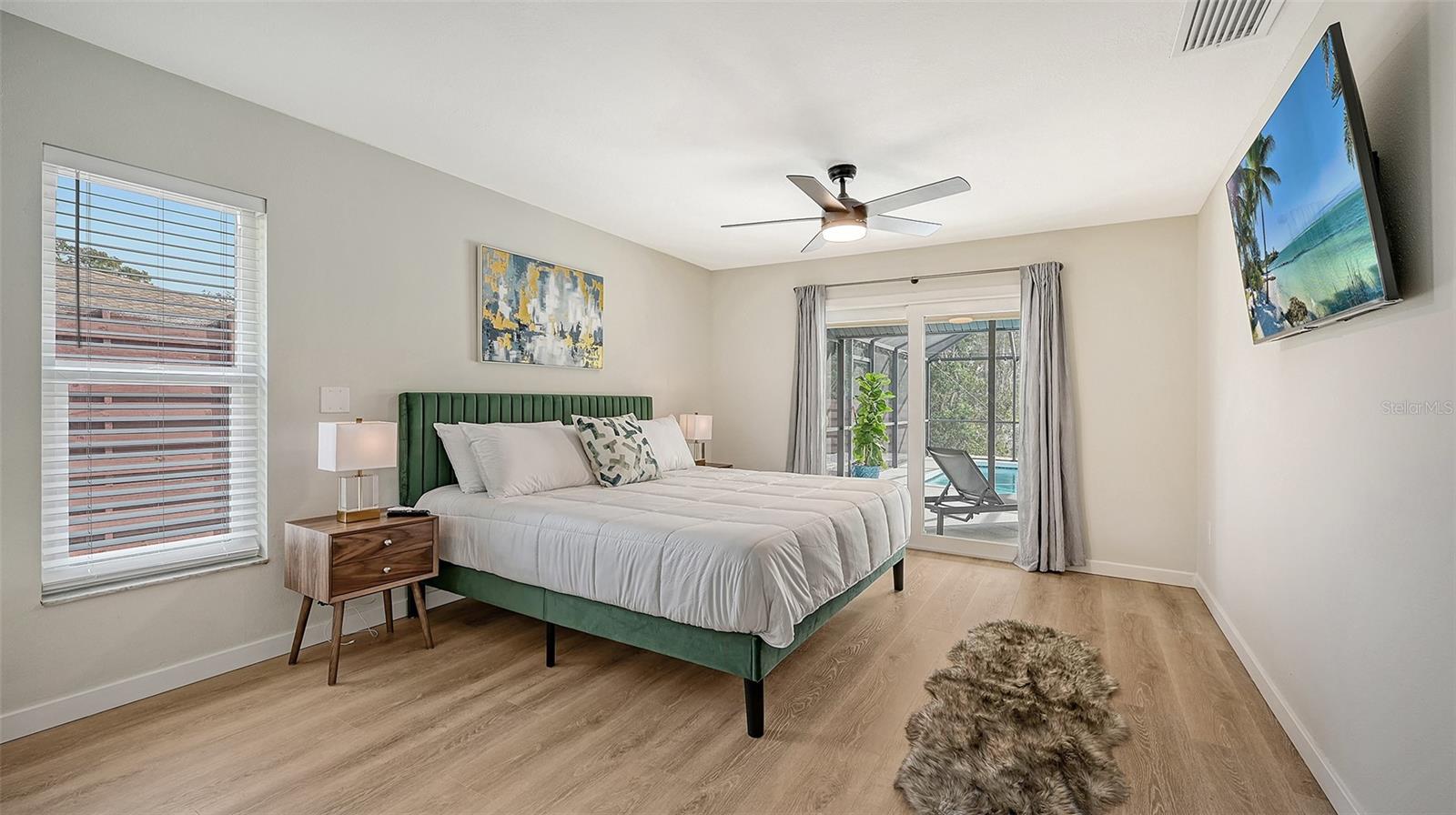 3924 HELENE ST — photo 33