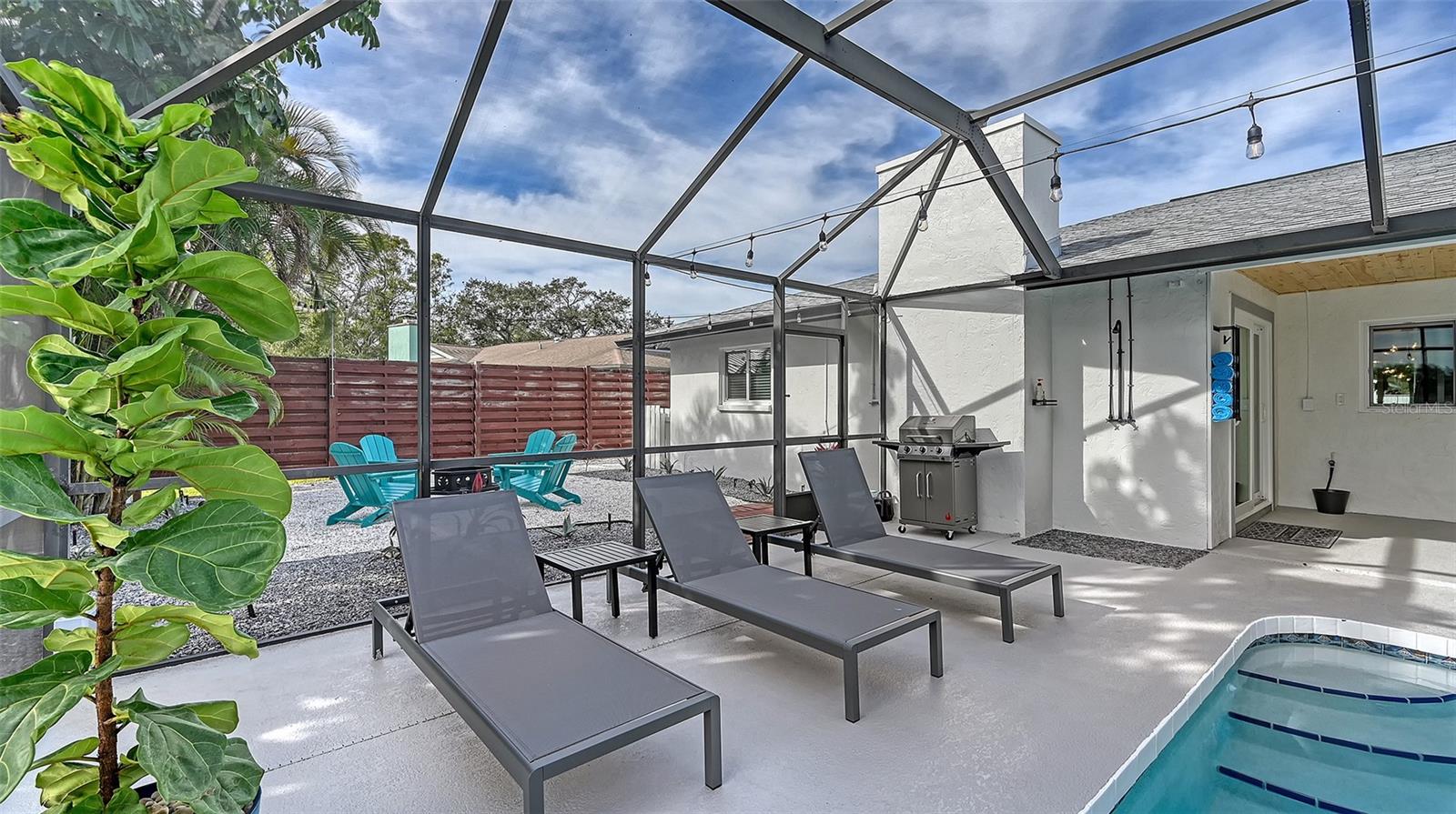 3924 HELENE ST — photo 47